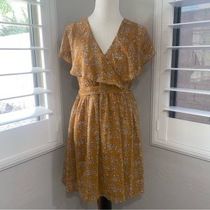 Forever 21 + Women’s Floral Yellow Lined Plus Dress Size 0X Flutter Sleve